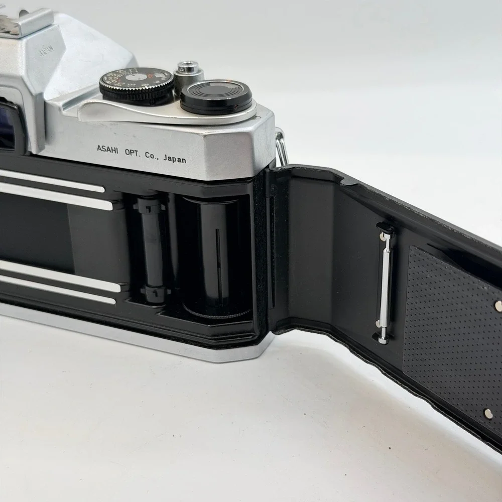 Asahi Pentax Spotmatic SP 35mm SLR Film Camera Body Silver Black Vintage Japan